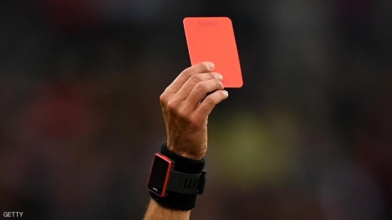 الطرد عقوبة "إخراج الريح" في الملعب