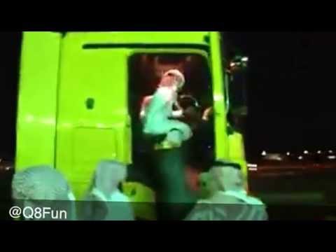 سعودي يتحدى أصدقاءه ويذهب إلى حفل زفافه بشاحنة " فيديو "
