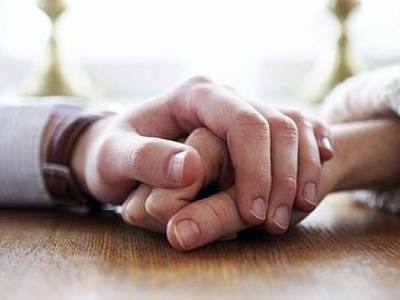 الرجال يكترثون لرأي نظرائهم لا حبيباتهم.. بذكوريتهم