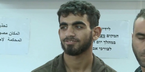 إسرائيل تسجن 5 من أقارب فلسطيني بسبب “عدم منعه” من قتل مستوطنين إسرائيل تسجن 5 من أقارب فلسطيني بسبب “عدم منعه” من قتل مستوطنين