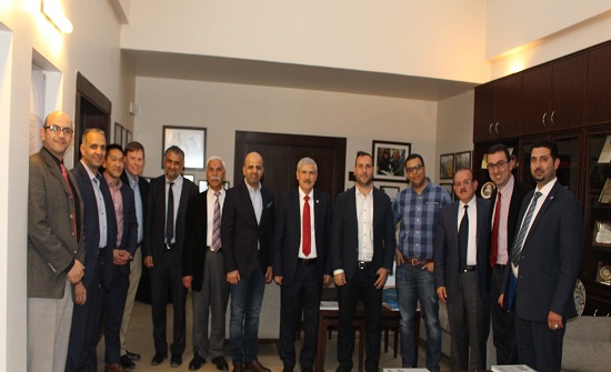 جامعة الأميرة سمية للتكنولوجيا تستقبل وفداً من شركة آمازون الأمريكية جامعة الأميرة سمية للتكنولوجيا تستقبل وفداً من شركة آمازون الأمريكية