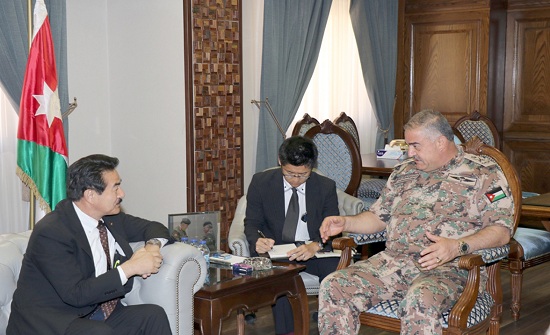 رئيس هيئة الأركان المشتركة يستقبل وزير الدولة للشؤون الخارجية الياباني