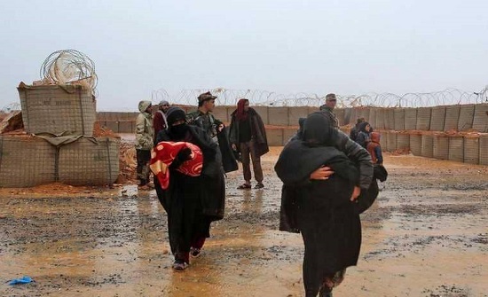 بعد 10 أشهر.. أول قافلة أممية تدخل مخيم الركبان السوري