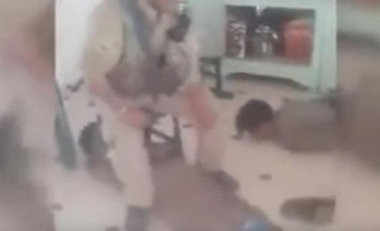 فيديو مسرب : وحدات الحماية الكردية تعذب مدنيين فروا من الرقة