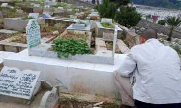 إمرأة ميتة تتكلم في نعشها !