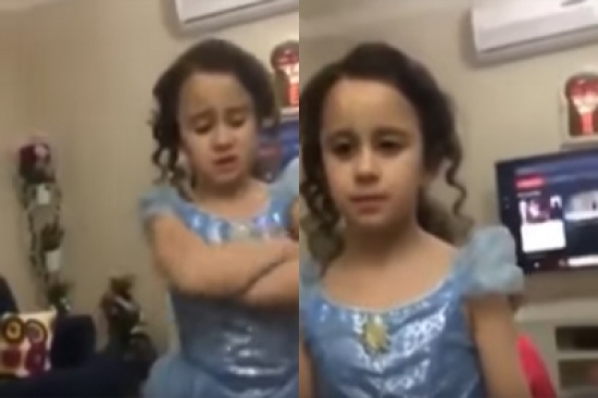 فيديو طريف.. طفلة سورية لوالدتها : أنا بتربى بالحب مو بالخناق