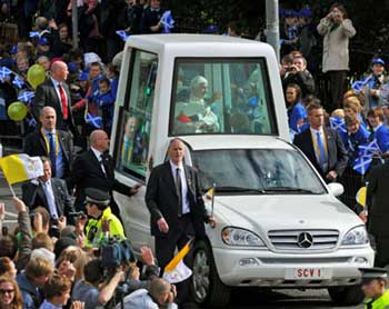 البابا يقر من بريطانيا بأخطاء الكنيسة    