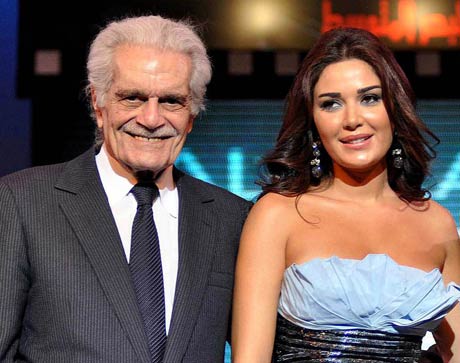 عمر الشريف يتهم الشعب المصري بالجهل بعد أن انتقدوا فيلمه "المسافر"