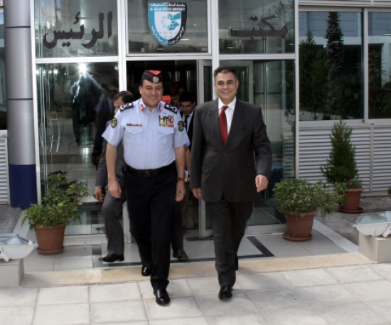 مدير الامن العام يزور جامعة البلقاء التطبيقية
