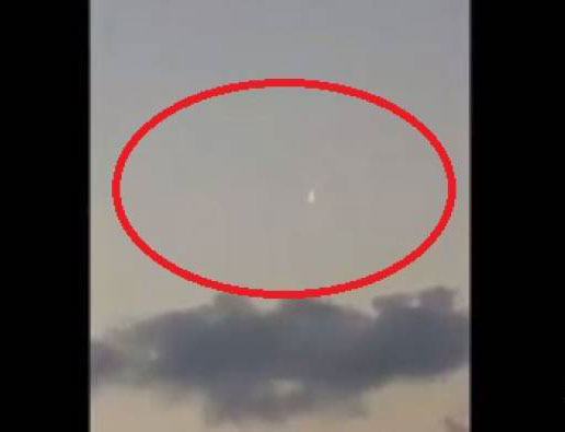 شاهدوا فيديو يوثق لقطات لجسم غريب في سماء فلسطين!!!