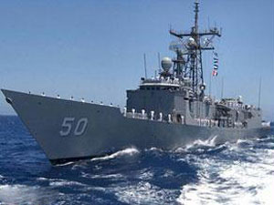  طائرة روسية حلقت على بعد 50 ياردة من فرقاطة أمريكية