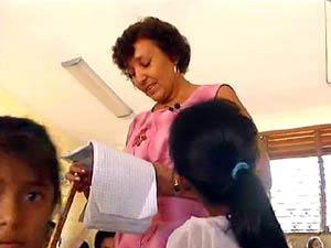 تعليم النساء ينقذ حياة 4 ملايين طفل في العالم  