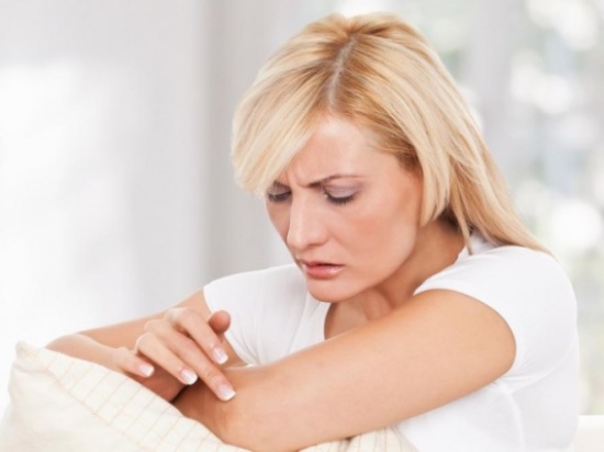 التهاب بصيلات الشعر: أسبابه وطرق علاجه التهاب بصيلات الشعر: أسبابه وطرق علاجه