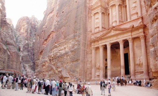 السياحة: بدء العمل بعطاء تنظيف 23 موقعا سياحيا وأثريا السياحة: بدء العمل بعطاء تنظيف 23 موقعا سياحيا وأثريا