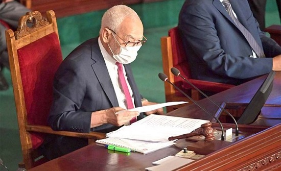 تونس: الغنوشي يتعهد بتطبيق القانون ضد المخالفين… ونائب يطالب بطبيب نفسي واختبار تعاطي المخدرات لزملائه