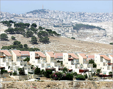 فلسطين تطلب من مجلس الأمن إصدار قرار ملزم بوقف الاستيطان فلسطين تطلب من مجلس الأمن إصدار قرار ملزم بوقف الاستيطان