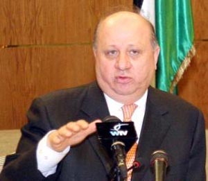 وزير الثقافة يفتتح مهرجان موسم الصيف المسرحي وزير الثقافة يفتتح مهرجان موسم الصيف المسرحي