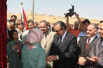 الأمير عاصم يضع حجر الأساس لمقر الجمعية الأردنية للطاقة المتجددة 