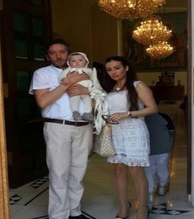 كندا حنا تحتفل مع عائلتها بأحد الشعانين كندا حنا تحتفل مع عائلتها بأحد الشعانين