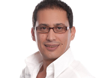 أحمد عيد يرد على هند صبري بـ "مش عايز اتجوز"!