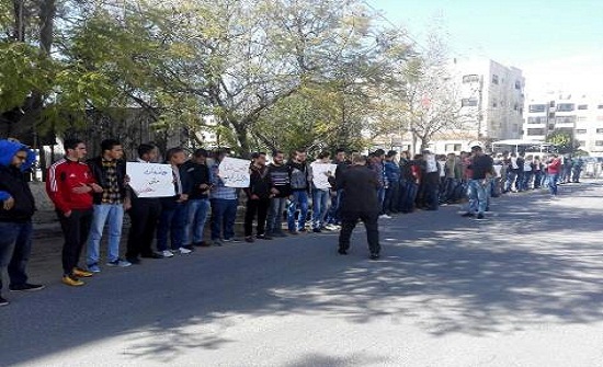 طلاب " البوليتكنك " من امام الصليب الأحمر : احتجاز ايمن اساءة للتعليم طلاب " البوليتكنك " من امام الصليب الأحمر : احتجاز ايمن اساءة للتعليم
