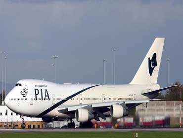 هبوط اضطراري لطائرة باكستانية في ستوكهولم اثر تهديد بتفجير قنبلة 