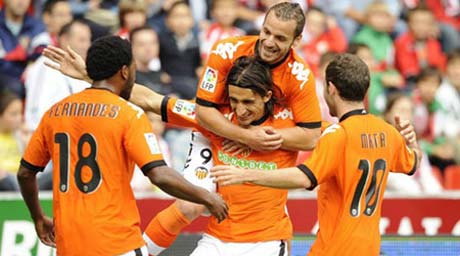  فالنسيا ينفرد بالصدارة وبرشلونة ثانياً