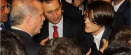 شاب يتوجه الى رئيس تركيا ليطلب منه أمرا لا يتوقعه أحد!! شاب يتوجه الى رئيس تركيا ليطلب منه أمرا لا يتوقعه أحد!!