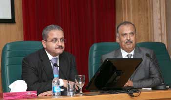 ورشة عمل عن العقود الهندسية والعطاءات لطلاب كليات الهندسة