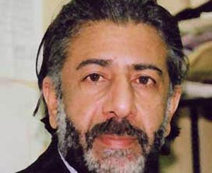 الشاعر امجد ناصر يوقع رواية حيث لا تسقط الامطار الشاعر امجد ناصر يوقع رواية حيث لا تسقط الامطار