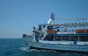 اللجنة الشعبية لمواجهة الحصار تستنكر حصار سفينة "ايرين" المتجهة لغزة وتدعو المجتمع الدولي لحمايتها