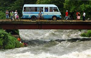 العاصفة "ماثيو" تقتل العشرات
