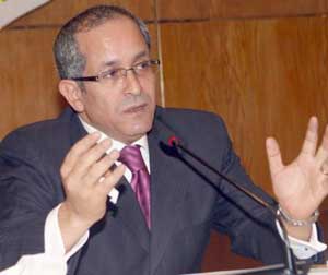العايد: الحكومة تعد خطة للتعامل مع وسائل الاعلام  