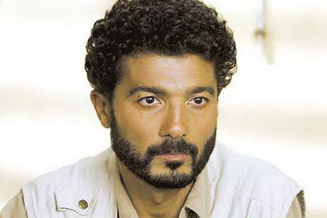 خالد النبوي يتعرض للنصب 