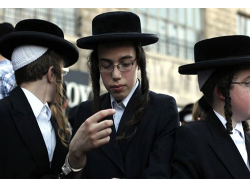 1258 طفلا إسرائيليا تعرضوا لاعتداءات جنسية على أيدي إخوتهم