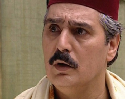 بالصورة - "أبو عصام" مع زوجته يتعرض لحادث ويكسر يده بالصورة - "أبو عصام" مع زوجته يتعرض لحادث ويكسر يده