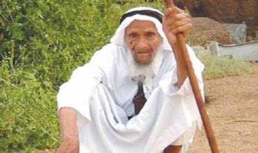 سقط من شرفة منزل ولده في الكرك ومات عن 120 سنة 