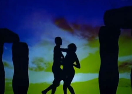 أجساد ترسم قصة