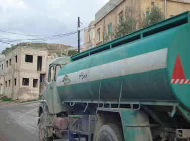 سكان سيل الحسا يستغيثون لتزوديهم بالماء سكان سيل الحسا يستغيثون لتزوديهم بالماء