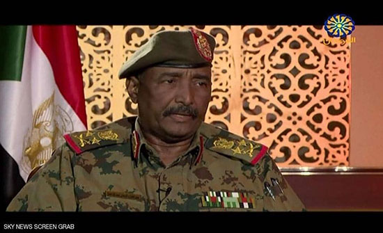 بالفيديو.. البرهان: مستعدون لتسليم السلطة "غدا" في السودان بالفيديو.. البرهان: مستعدون لتسليم السلطة "غدا" في السودان