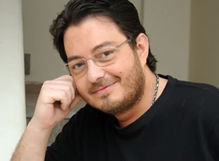 أحمد زاهر مستاء وغاضب أحمد زاهر مستاء وغاضب