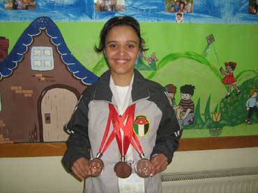 ثلاث برونزيات لشابة واعدة من قرى الأطفال SOS الأردن 