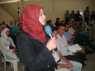 فريق عمل الطفيلة  يشارك في تصوير حلقة من البرنامج التلفزيوني "آراء ومواقف".