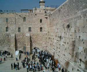 مفتي القدس يدين المخططات الإسرائيلية لتغيير معالم ساحة البراق