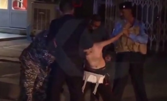 بالفيديو: نزع حزام ناسف عن طفل قبل تفجير نفسه في العراق