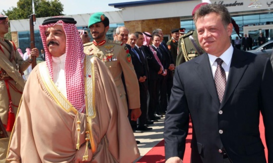 الملك يهنئ ملك البحرين بالعيد الوطني لبلاده وذكرى جلوسه على العرش