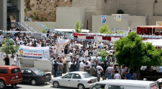 العفيشات رئيسا لنادي موظفي الامانة و9 مرشحين من كتلته اعضاء في الهيئة الادارية الجديدة