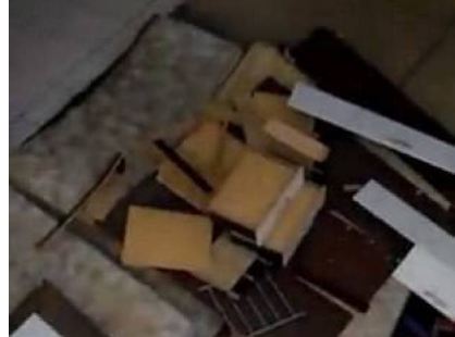 بالفيديو: ألقوا خزانة من الطابق العلوي على الوسادات.. فوقعت الكارثة!