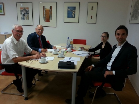 ابوعرابي يلتقي رئيس جامعة كمنتس الألمانية