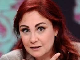 شيرين تكشف حقيقة ارتدائها الحجاب